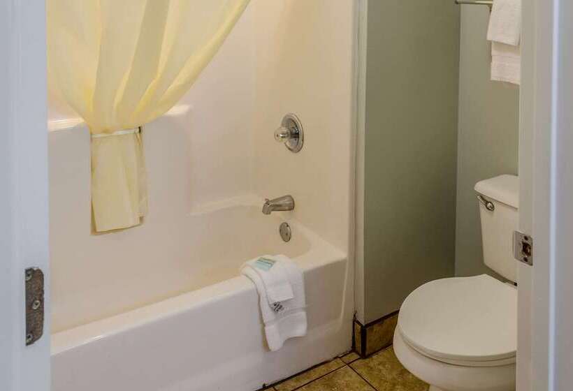 هتل Quality Inn