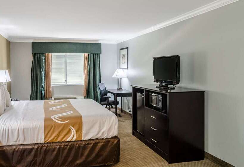 هتل Quality Inn
