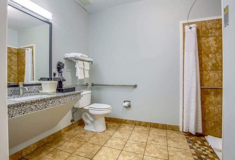 هتل Quality Inn
