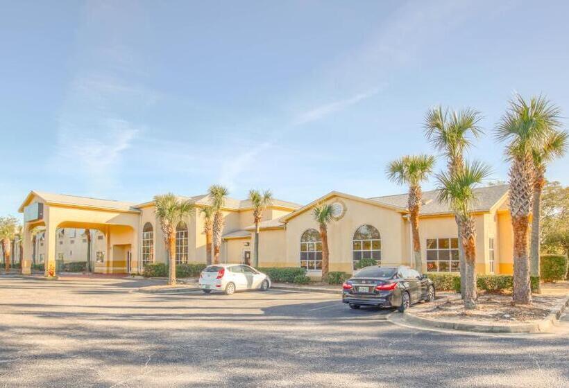 هتل Quality Inn