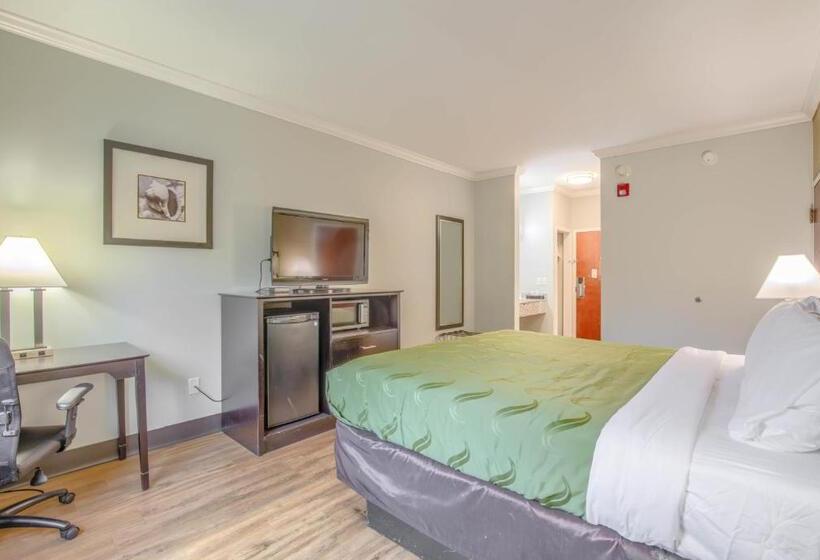 هتل Quality Inn