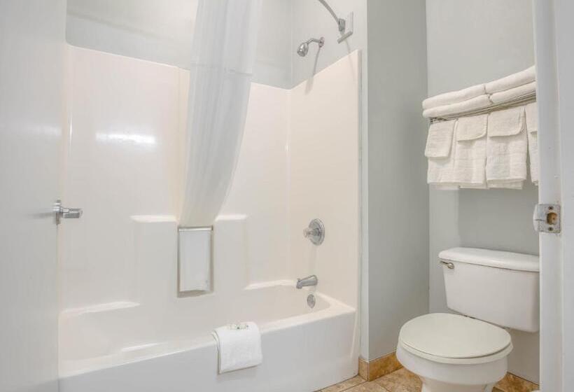 هتل Quality Inn