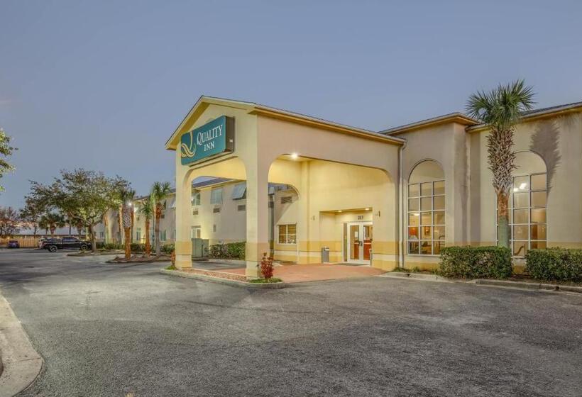 هتل Quality Inn