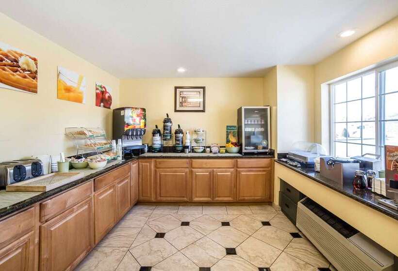 هتل Quality Inn & Suites Elko