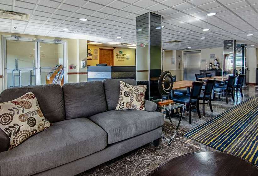 호텔 Quality Inn & Suites I81 Exit 7