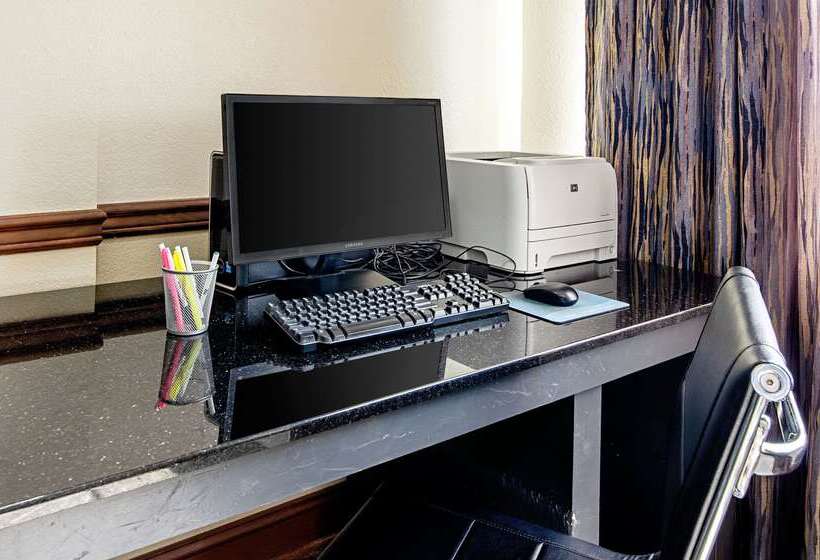 فندق Quality Inn & Suites I81 Exit 7