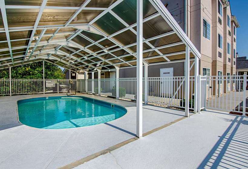 호텔 Quality Inn & Suites I81 Exit 7