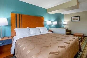 هتل Quality Inn & Suites I81 Exit 7