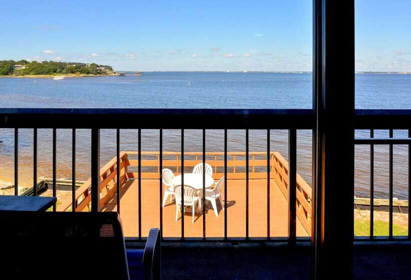 בית מלון כפרי Quality Inn & Suites Gulf Breeze Bayside Near Pensacola Beach