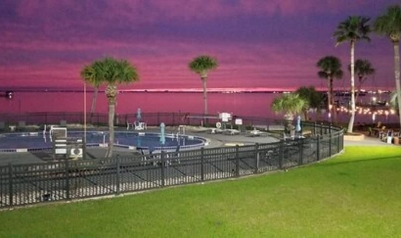 בית מלון כפרי Quality Inn & Suites Gulf Breeze Bayside Near Pensacola Beach