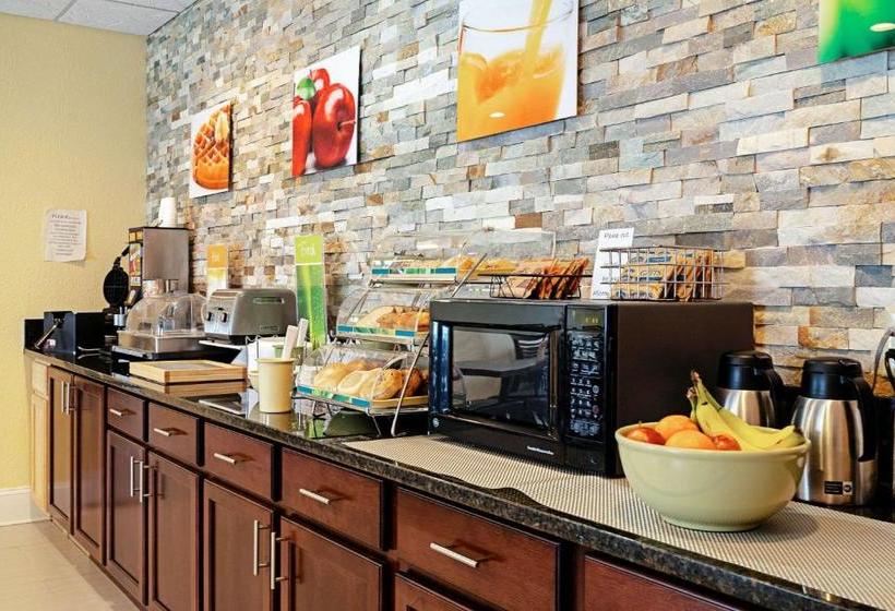 בית מלון כפרי Quality Inn & Suites