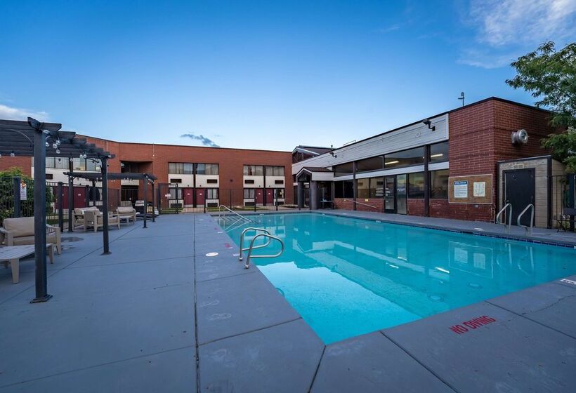 هتل Ramada By Wyndham Cedar City