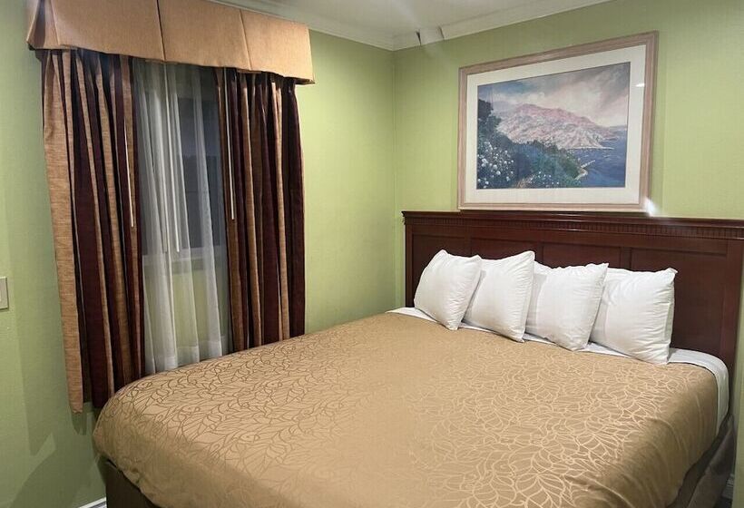 هتل Redondo Inn And Suites