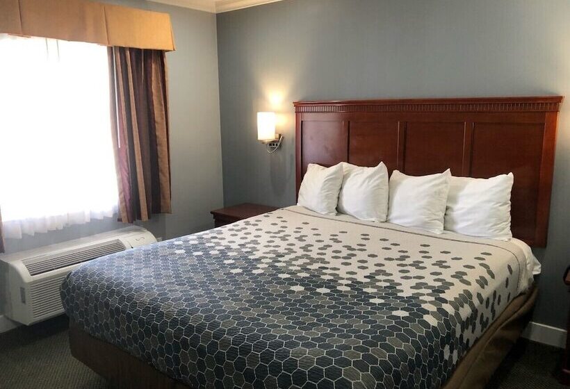 هتل Redondo Inn And Suites