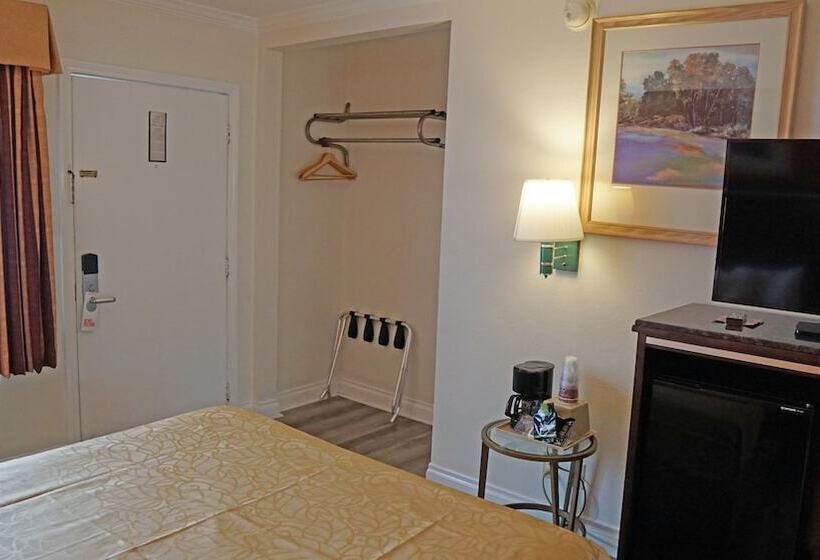 هتل Redondo Inn And Suites