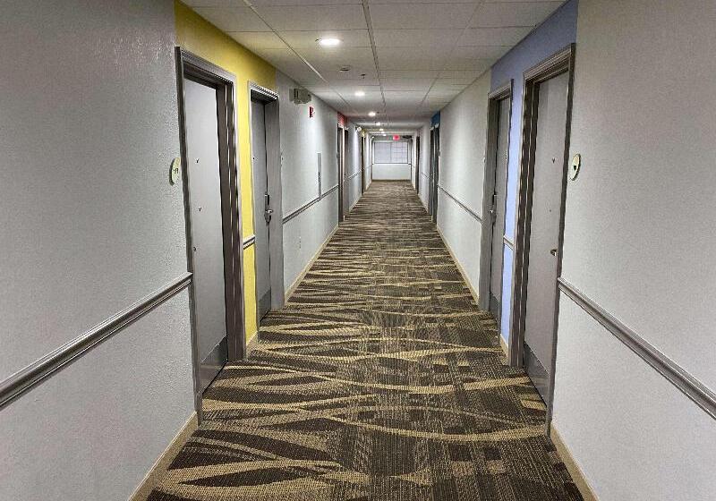 هتل Best Western Louisville Airport Expo