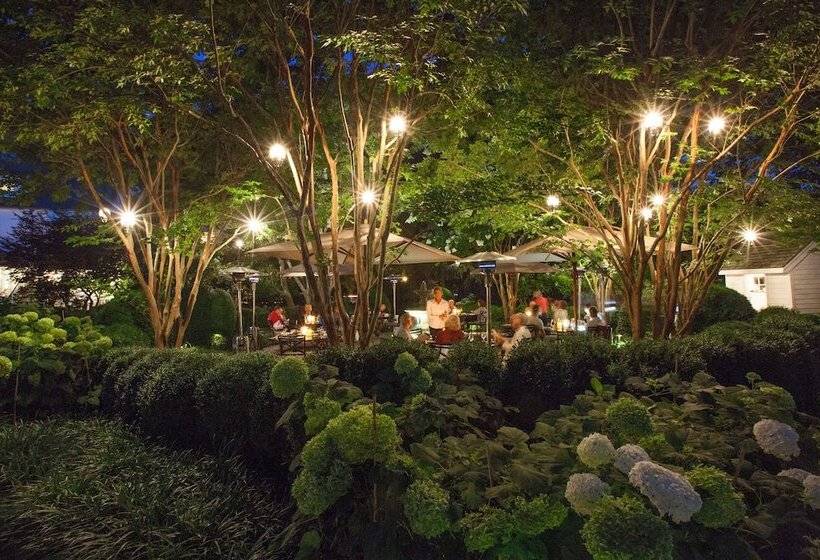 هتل The 1770 House Restaurant & Inn