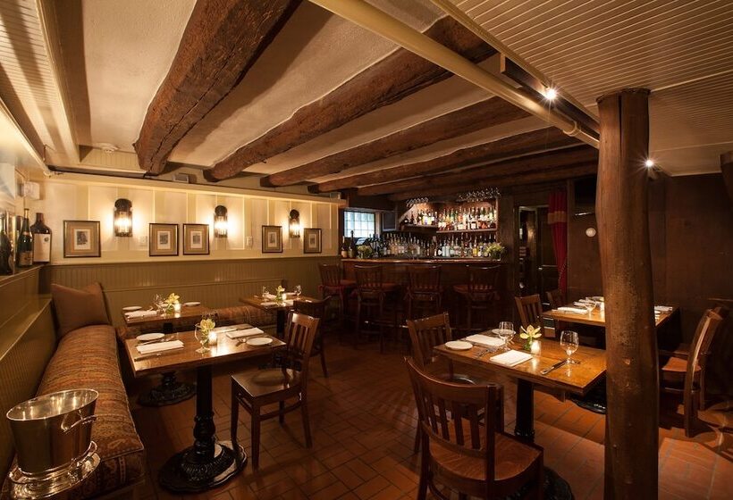 هتل The 1770 House Restaurant & Inn
