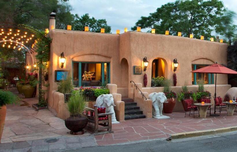 هتل The Inn Of The Five Graces