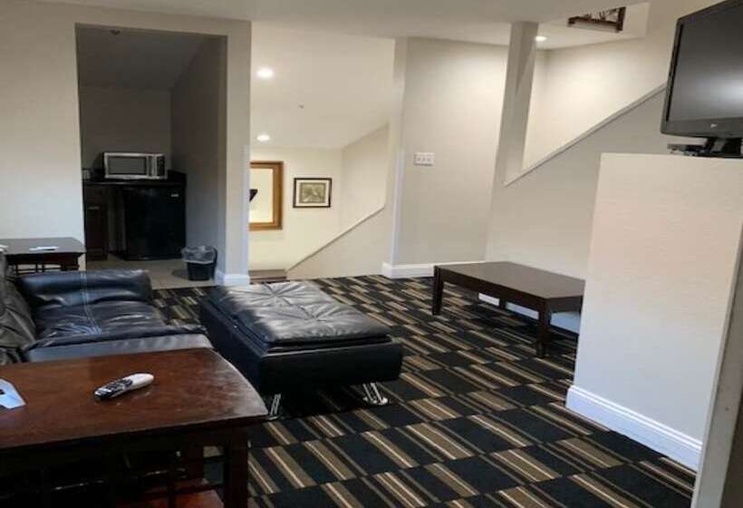 The Hotel Oceanside