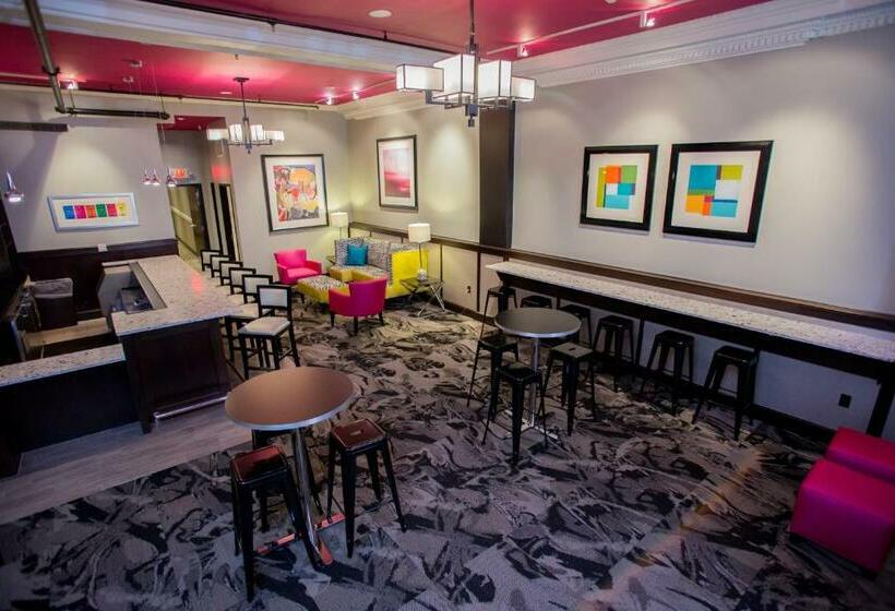 فندق The Parker Inn And Suites