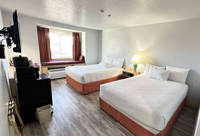 Microtel Inn & Suites By Wyndham Gallup   Pet Friendly