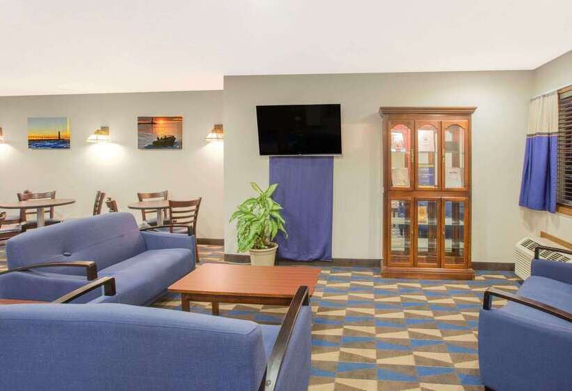 Microtel Inn & Suites By Wyndham Manistee