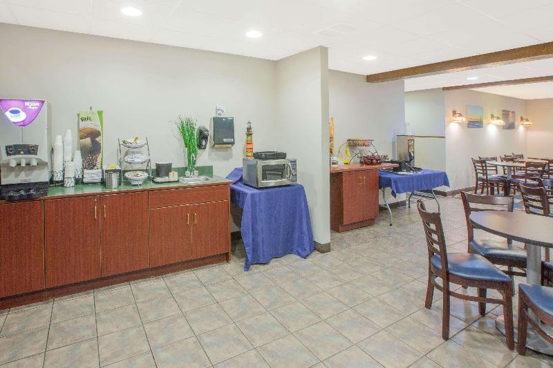 Microtel Inn And Suites Manistee
