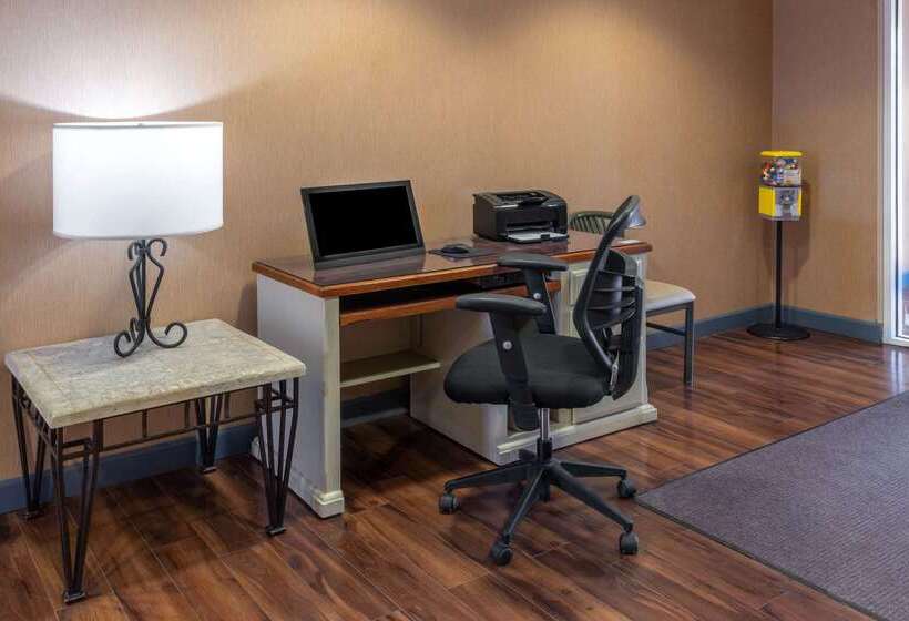 Microtel Inn & Suites