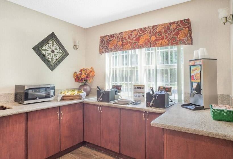 Microtel Inn And Suites   Salisbury