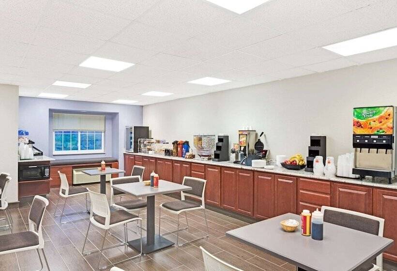 Microtel Inn & Suites Urbandale