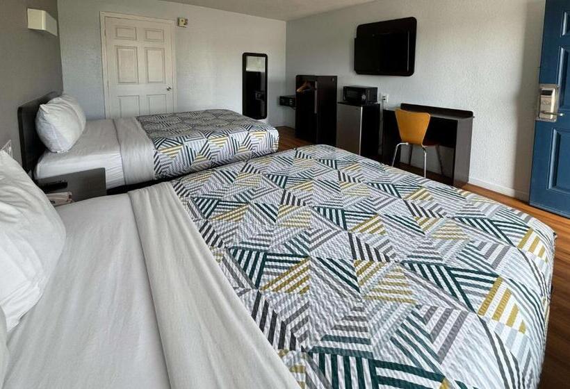 Motel 6 Delano, Ca