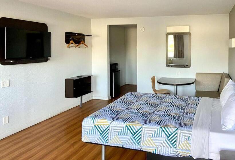 Motel 6 Delano, Ca