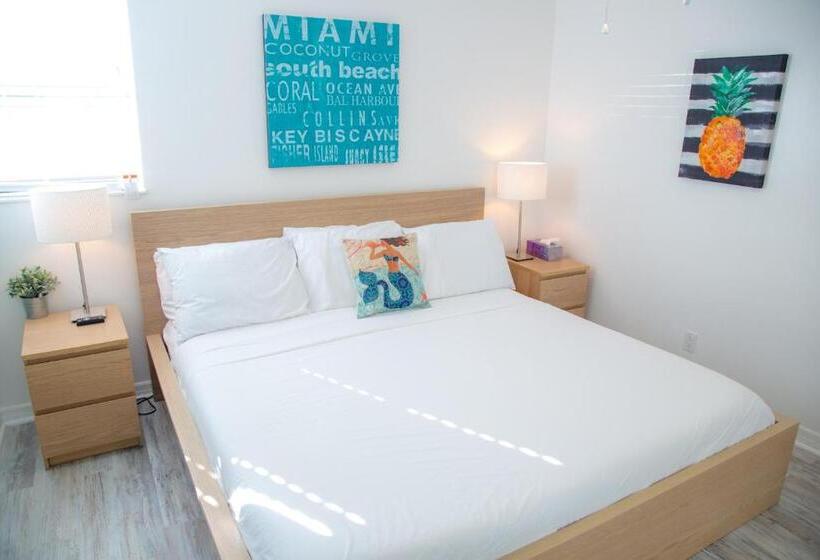 모텔 St. Pete Beach Suites