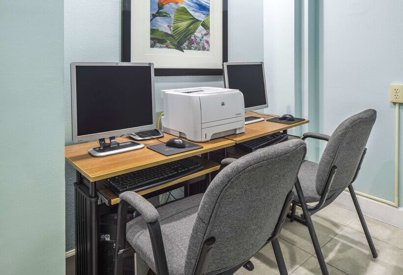 استراحتگاه Hilton Vacation Club Daytona Beach Regency