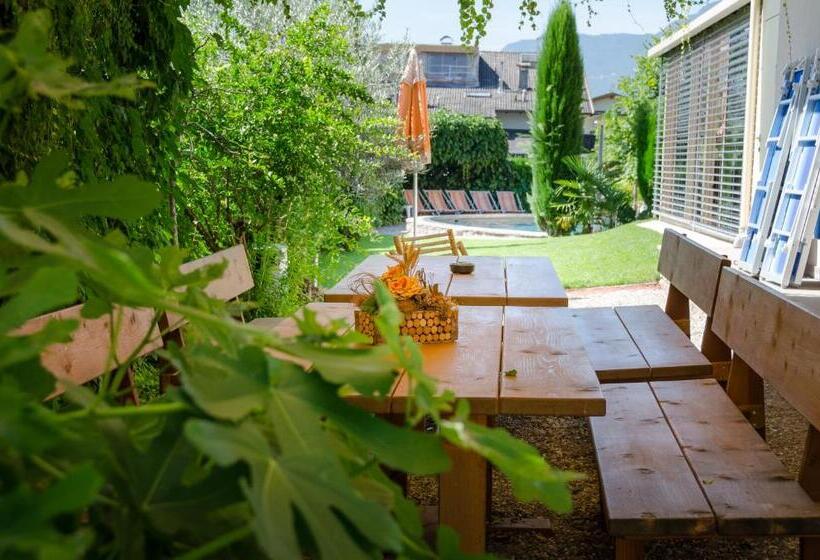 Отель B&b Garni Erika