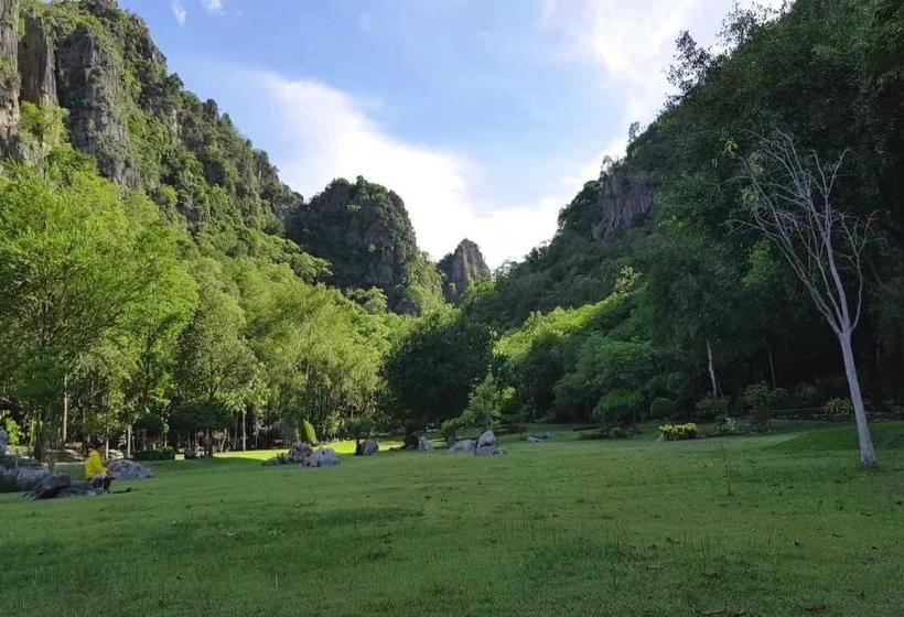 ホテル Oyo 946 Bang Sai Namphueng Chaam Beach