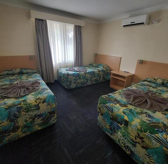 فندق على الطريق All Seasons Motor Lodge