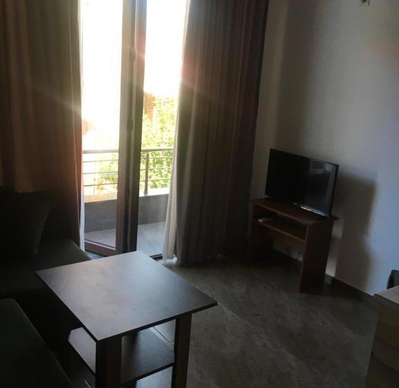 Aparthotel Family