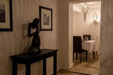 تختخواب و صبحانه Riad  Ksar Aylan