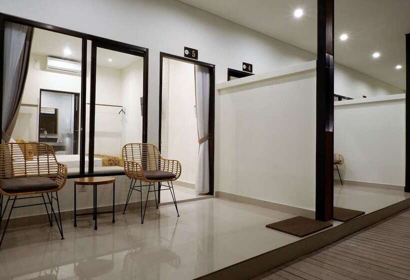 هتل And Villa B52 Gili Air