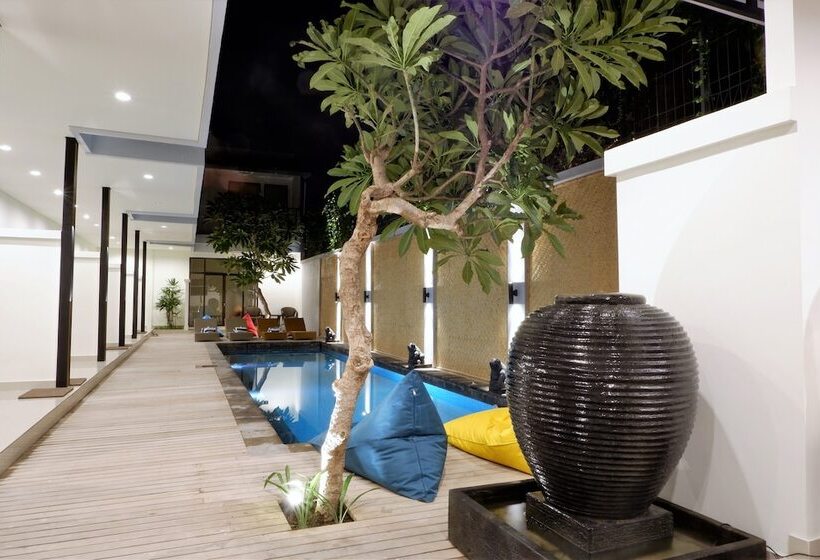 هتل And Villa B52 Gili Air