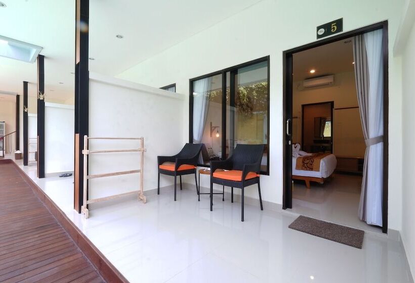 هتل And Villa B52 Gili Air