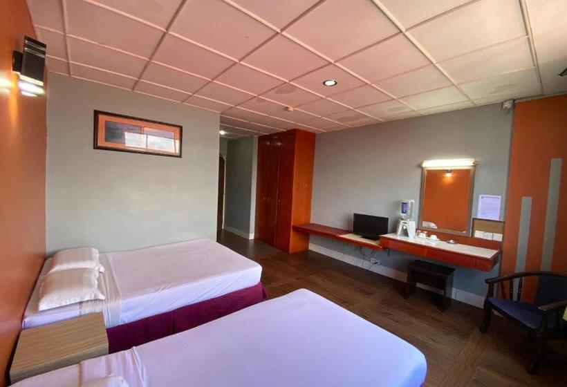 فندق Oyo 89997 Kurnia