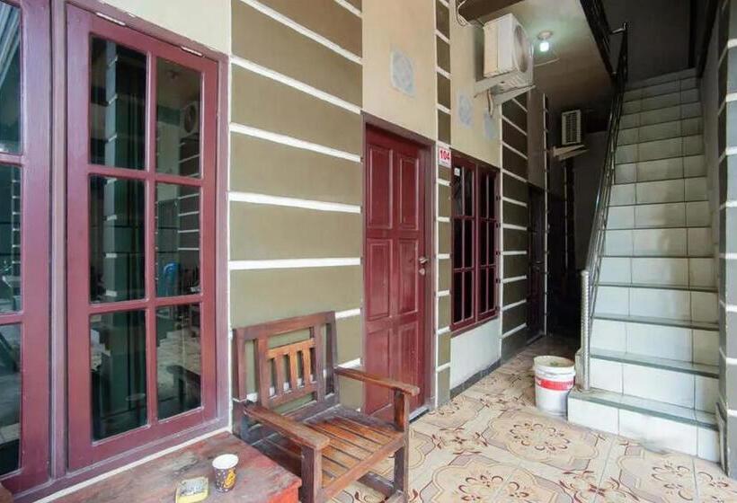 هتل Reddoorz At Km 5 Palembang