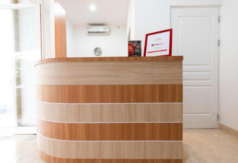 هتل Reddoorz @ Graha Cemerlang Maros