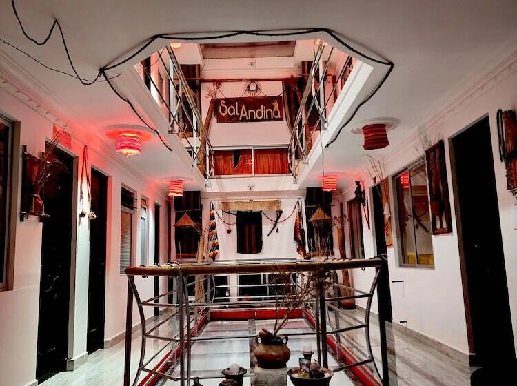 هتل Sal Andina