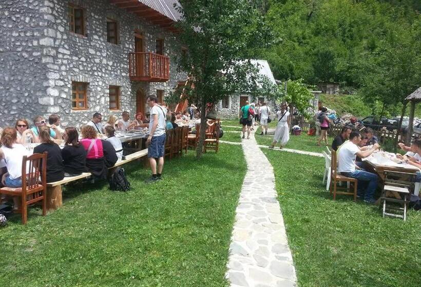 پانسیون Bujtina Berishta Theth