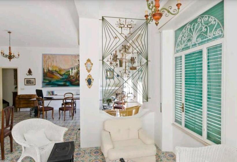 پانسیون Villa Moschella