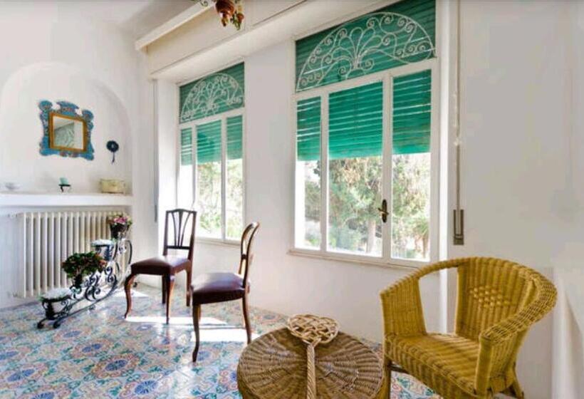 پانسیون Villa Moschella